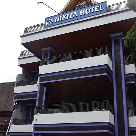 Nikita Hotel Bukittinggi Exterior photo