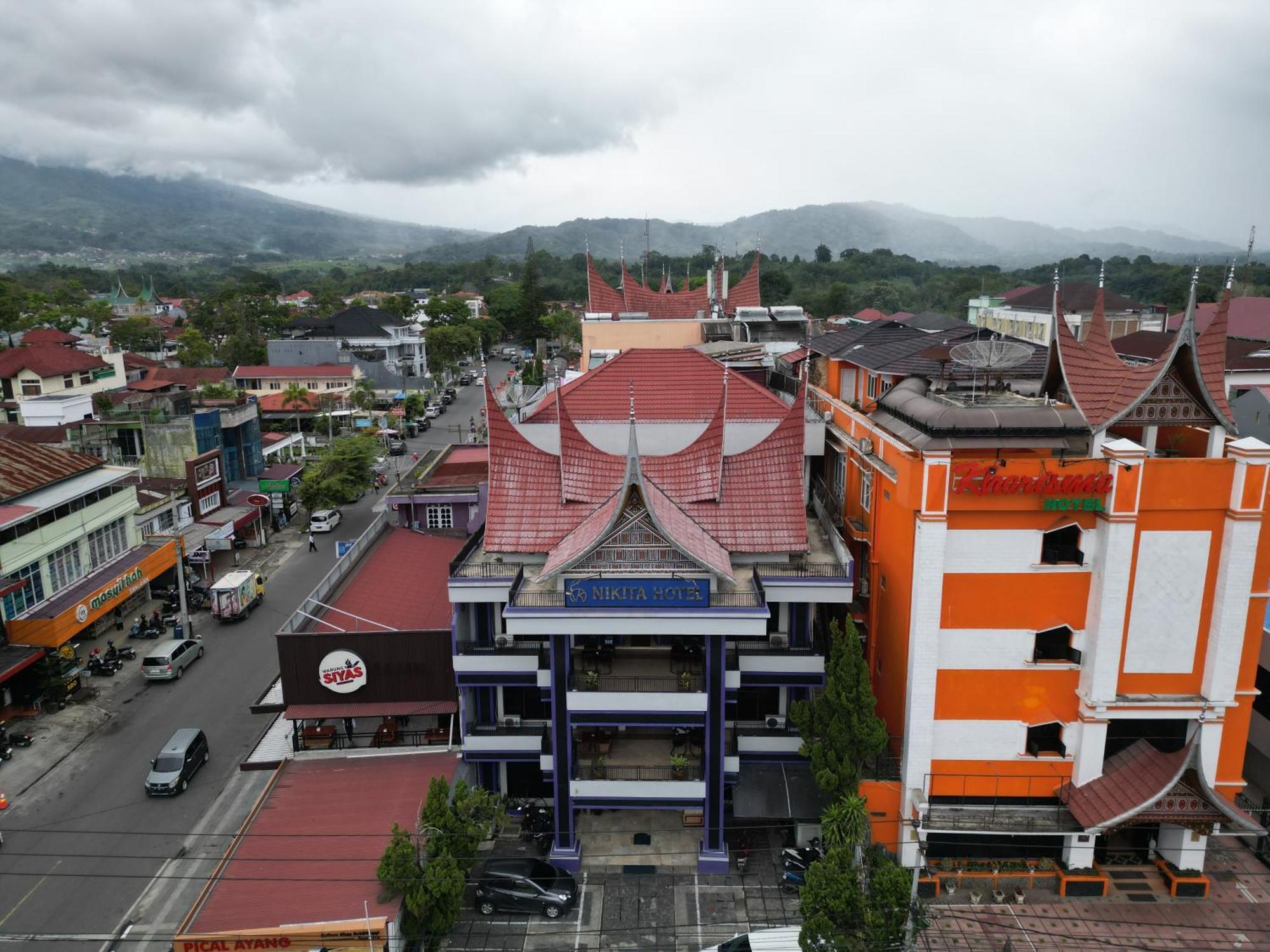 Nikita Hotel Bukittinggi Exterior photo