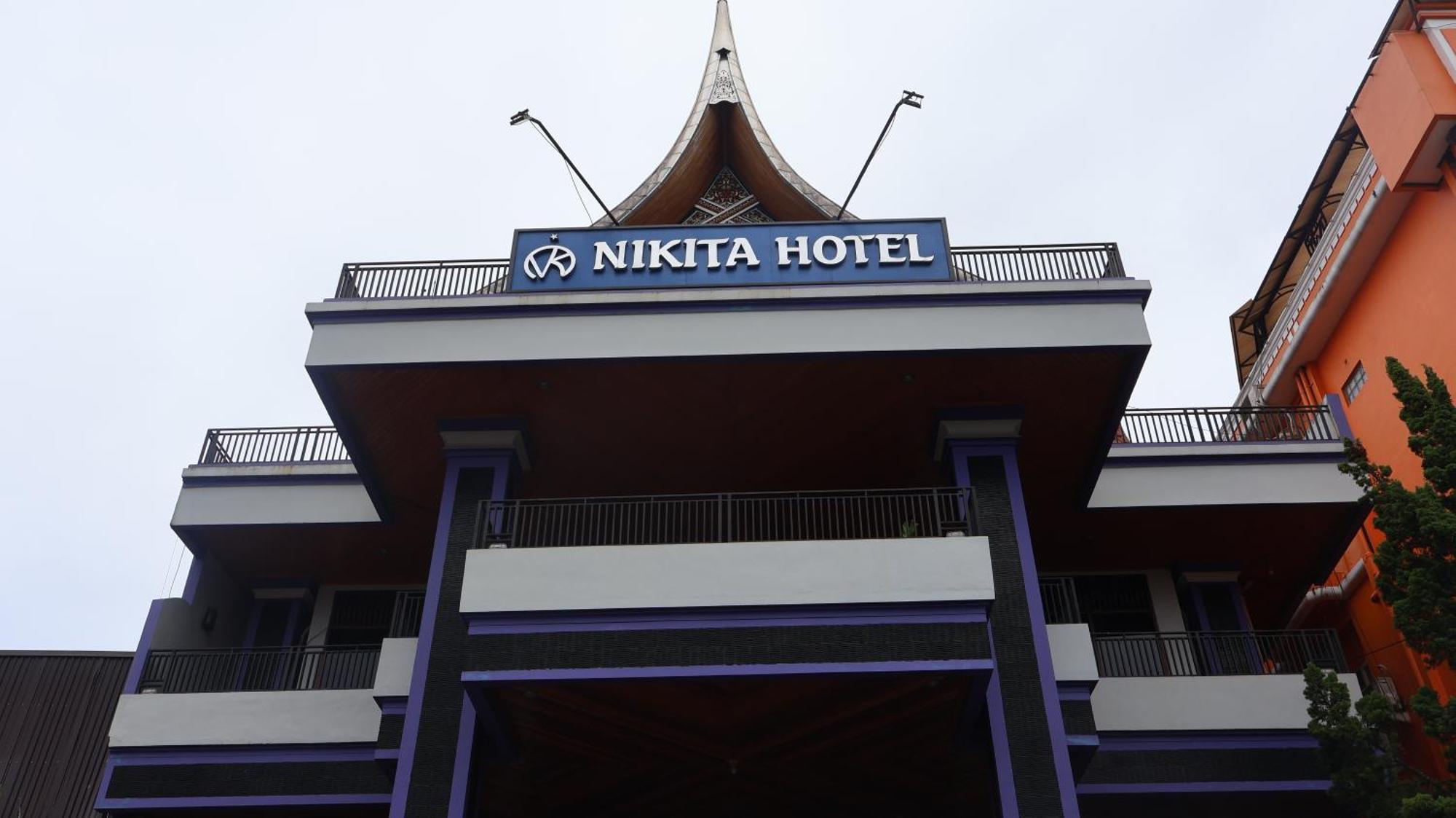 Nikita Hotel Bukittinggi Exterior photo