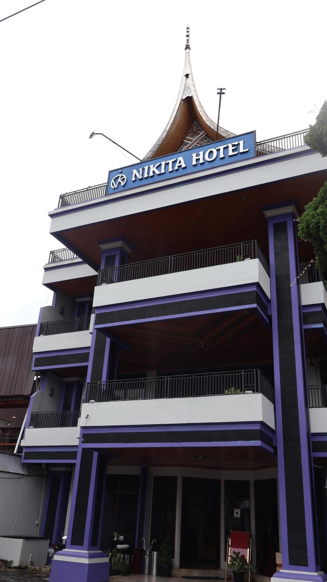 Nikita Hotel Bukittinggi Exterior photo